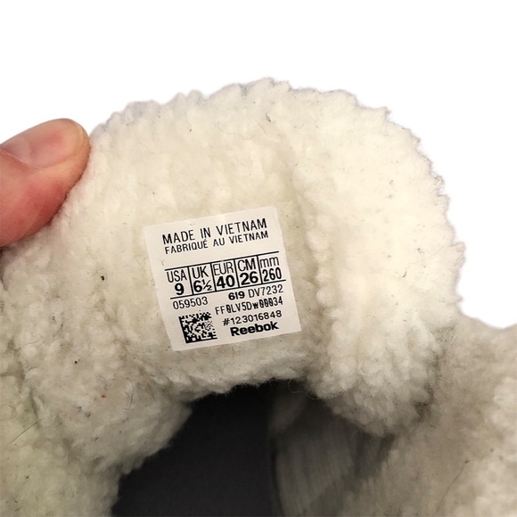 Reebok Women’s Classic Leather Arctic Leather Boots - Picture 7 of 8